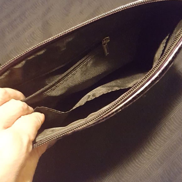 Halston bag. Purple print. NWOT - Picture 3 of 5